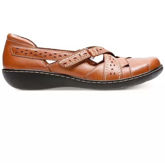 Women’s Clark’s - Picture 1 of 8